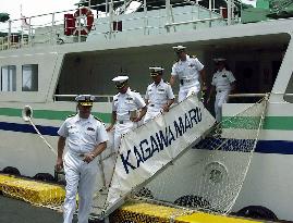 U.S. Navy divers tour Kagawa ship ahead of Ehime Maru salvage
